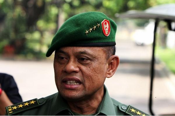 Panglima TNI Jenderal Gatot Nurmatyo mewakilli prajurit TNI menyampaikan ucapan selamat Idul Fitri 1438 H kepada seluruh bangsa Indonesia.