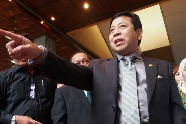 Ketua DPR Setya Novanto kembali lolos dari jeratan hukum setelah PN Jakarta Selatan mengabulkan gugatan praperadilan terkait penetapan tersangka kasus e-KTP oleh KPK.