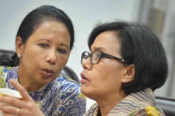 Di tengah lesunya perekonomian di tanah air, beredar isu Menteri BUMN Rini Soemarno dan Menteri Keuangan Sri Mulyani sedang memperebutkan kursi Menko Perekonomian yang dipimpin Darmin Nasution.