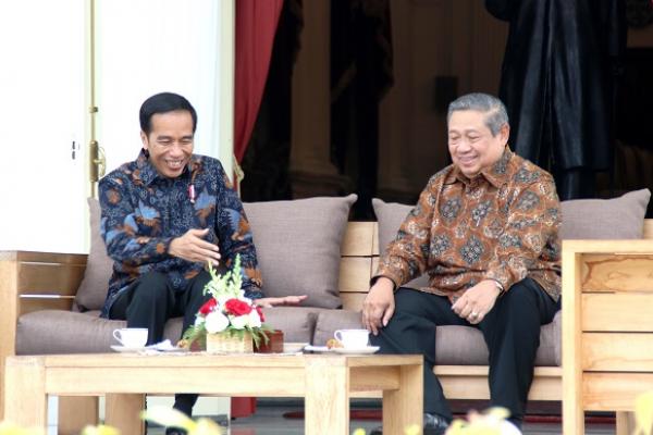 Hubungan Ketua Umum Partai Demokrat Susilo Bambang Yudhoyono (SBY) dengan Ketum PDIP Megawati Soekarnoputri sebagai penghambat Demokrat bersama Presiden Jokowi.