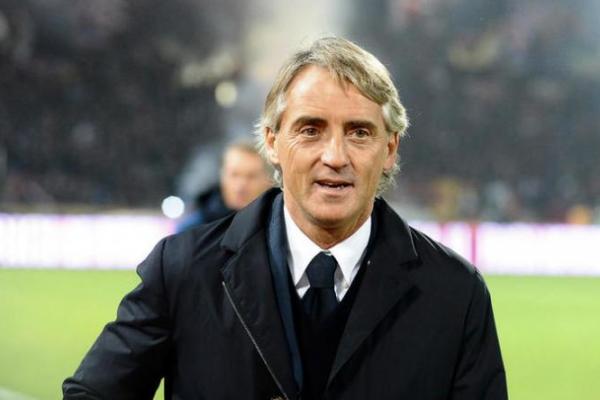 Mancini sendiri menggantikan Giampiero Ventura, pelatih utama yang mundur usai gagal mengantar Italia lolos ke Piala Dunia 2018. Italia gagal ke Rusia usai kalah dari Swedia di babak play off