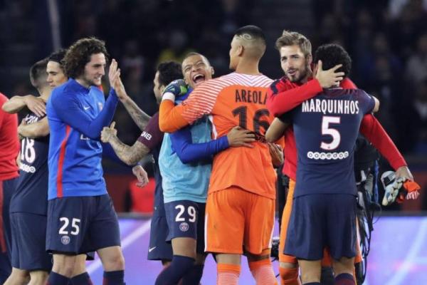 Semua pertandingan Ligue 1 dan Ligue 2 akan dimainkan secara tertutup sampai 15 April karena Prancis sedang melawan penyebaran virus corona.