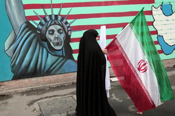 Pemerintah Iran akhirnya mengizinkan perempuan masuk ke stadion untuk menonton pertandingan tim nasional Iran, yang akan berlaga di kualifikasi Piala Dunia pada 10 Oktober 2019