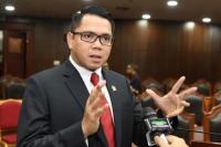 Tegas, Legislator PDIP Minta Jaksa Agung Copot Kajati Berbahasa Sunda di Forum Rapat