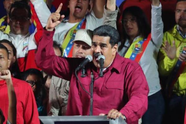 Pada Minggu (20/05), Maduro, dari Partai Persatuan Sosialis yang berkuasa, mengalahkan Henri Falcon dari Partai Progresif Lanjutan dengan 68 persen suara.