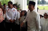 Hadiri Open House Jokowi, Anies-Sandi Disoraki Warga