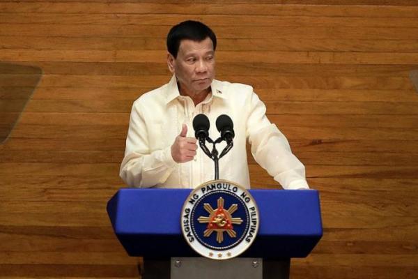 Duterte menekankan bahwa perang melawan obat-obatan terlarang tidak akan dikesampingkan, dan menjanjikan pemberantasan hingga ke akar-akarnya.