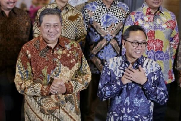 Ketua Umum Partai Demokrat Susilo Bambang Yudhoyono (SBY) menggelar pertemuan dengan Ketum Partai Amanat Nasional (PAN) Zulkifli Hasan. Apa yang dibahas dalam pertemuan tersebut?