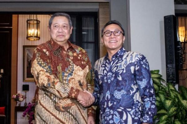 Ketua Umum Partai Demokrat Susilo Bambang Yudhoyono (SBY) mengungkap tawaran kursi menteri oleh Presiden Jokowi. Kursi menteri akan diberikan jika Demokrat bersedia masuk dalam koalisi pemerintahan Jokowi.