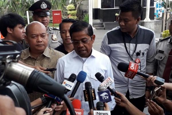 Mantan Menteri Sosial Idrus Marham menjalani pemeriksaan yang pertama sebagai tersangka kasus suap PLTU Riau-1 oleh penyidik KPK. Apakah Idrus akan langsung ditahan?