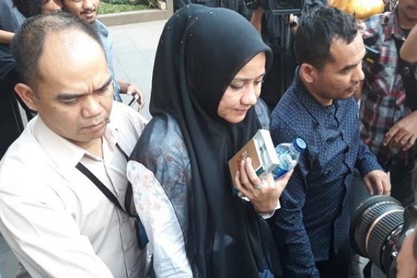 KPK telah merampungkan pemeriksaan terhadap istri Gubernur Aceh Irwandi Yusuf, Darwati A Gani. Darwati diperiksa sebagai saksi terkait kasus dugaan suap pengalokasian dan penyaluran Dana Otonomi Khusus (Otsus) Aceh tahun anggaran 2018.
