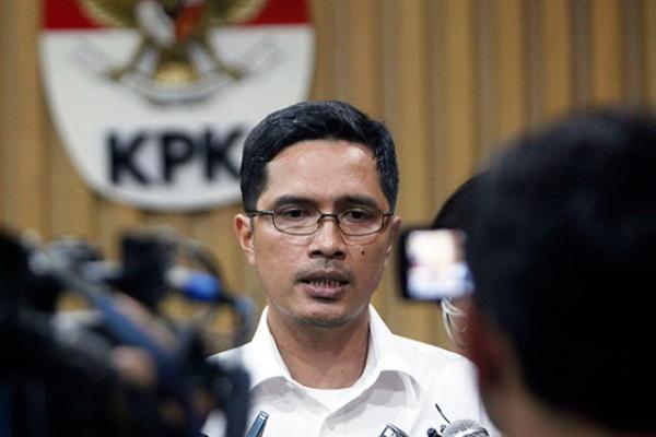 Komisi Pemberantasan Korupsi (KPK) sedang menelusuri aliran suap PLTU Riau-1 yang diduga untuk pemenangan Al Khadziq dalam Pilkada Temanggung 2018.