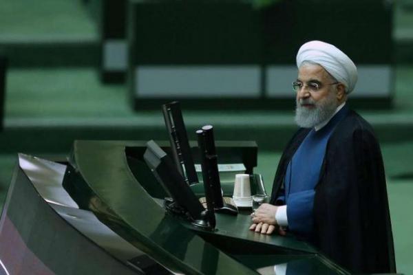Presiden Rouhani menghadiri pertemuan Majlis pada pagi hari untuk menjawab sejumlah pertanyaan yang diajukan oleh anggota parlemen Iran perihal situasi ekonomi saat ini.