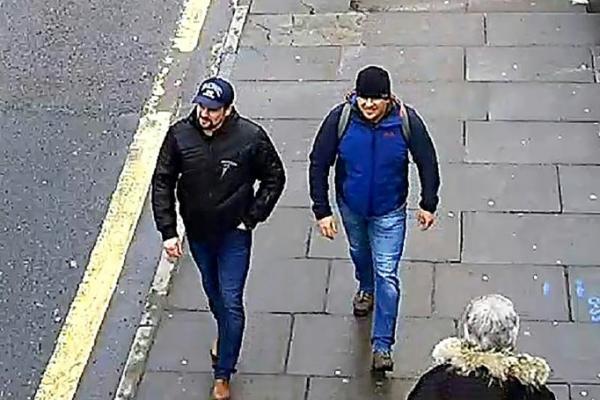 Dua pria yang mengaku bernama Alexander Petrov dan Ruslan Boshirov tersebut membantah terlibat, karena keduanya mengunjungi Inggris sebagai turis.
