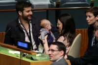 Menyentuh, PM Selandia Baru Ajak Bayinya dalam Sidang Umum PBB