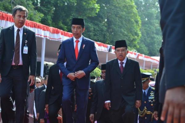 Presiden RI Joko Widodo menargetkan normalisasi Bandara Palu, Sulawesi Tengah akan memakan waktu hingga satu minggu ke depan.