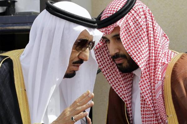 Setelah berbincang dengan Raja Salman, Trump berkata sang monarki `menyangkal keras mengetahui soal pembunuhan. Dia benar-benar tidak tahu.`
 