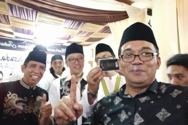 Caleg Nomor urut 1 Dapil Jakarta II Ahmad Iman selalu menekankan pentingnya persatuan. Kampanye politik jangan sampai memecahbelah anak bangsa.