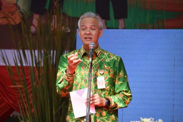 Gubernur Jawa Tengah Ganjar Pranowo menerima tim KOMPAK Jawa Tengah.