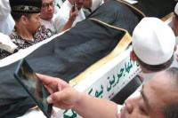 Keluarga Penuhi Keinginan Mbah Moen Untuk Dimakamkan di Mekkah