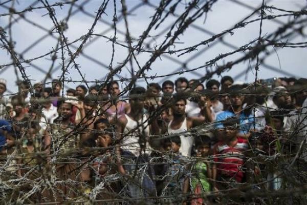 Bangladesh melindungi sekitar 850.000 pengungsi Rohingya dari negara tetangga Myanmar sejak serangan militer pada 2017 yang oleh Amerika Serikat bulan ini ditetapkan sebagai genosida.