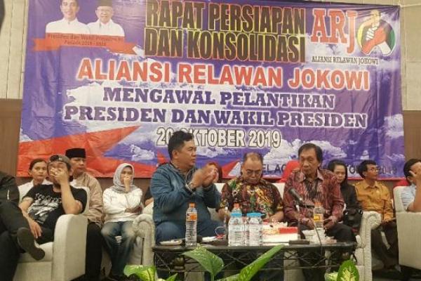 Kita menyelamatkan Indonesia di bawah panglima perang yang namanya Pak Jokowi