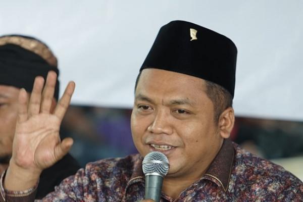 Politikus PDI Perjuangan Muchamad Nabil Haroen mengingatkan kepada kelompok oknum untuk tidak mengimpor konflik Timur Tengah ke Indonesia. Mengingat, Indonesia merupakan negara Pancasila.