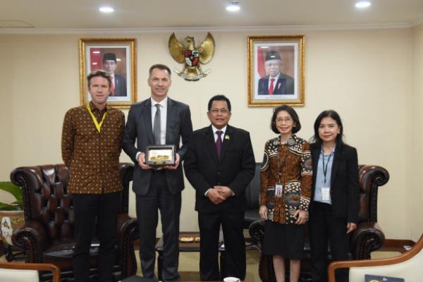 Sekretaris Jenderal DPR RI Indra Iskandar menerima kunjungan delegasi Duta Besar (Dubes) Norwegia untuk Republik Indonesia Vegard Kalee.