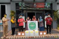Balitbangtan Serahkan Hand Sanitizer dan Disinfektan untuk Sekolah di Bogor