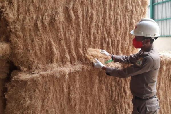 Kementan mencatat terdapat permohonan pemeriksaan di Karantina Pertanian Belawan untuk produk samping kelapa sawit berupa janjang kosong, jangkos atau plam fiber ke China.