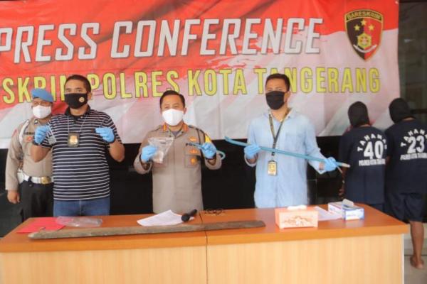 Resahkan warga Tangerang Kota, kelompok pencuri sembako ditangkap, satu terpaksa di dor.