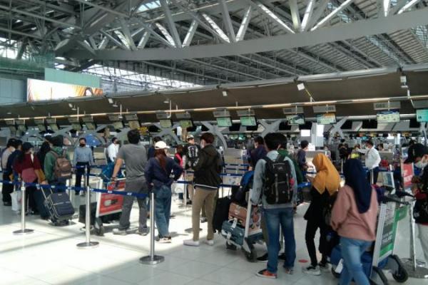 Palarangan akses masuk penerbangan komersial ke Thailand sedianya akan berakhir 30 April 2020, namun kini diperpanjang di tengah upaya negara itu memerangi COVID-19