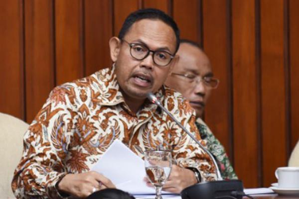 Anggota Komisi IV DPR RI Andi Akmal Pasluddin meminta pemerintah merevisi anggaran Kementerian Pertanian dan Kementerian Kelautan dan Perikanan (KKP) untuk menjaga stabilisasi sektor Pangan.