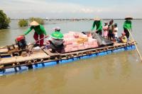 Baznas Salurkan Paket Bantuan Korban Banjir Rob