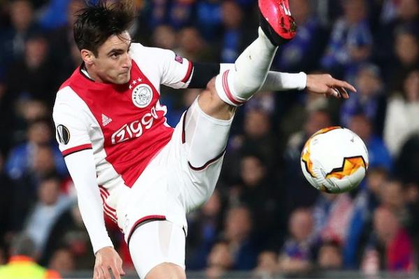Chelsea Ajukan Tawaran Tinggi untuk Bek Kiri Ajax