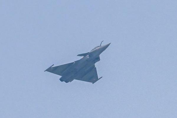 Kementerian Pertahanan Uni Emirat Arab (UEA) membantah jet tempur Rafale Prancis akan menggantikan pembelian F-35 Amerika Serikat (AS) yang hingga kini belum kunjung rampung