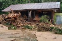 Banjir Bandang Terjang Kota Wisata Parapat Danau Toba