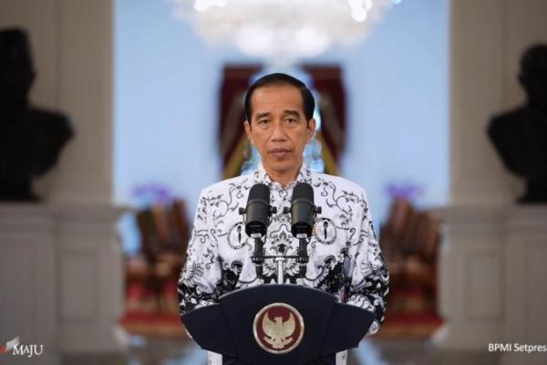 Presiden Joko Widodo menyampaikan apresiasinya terhadap para guru di seluruh pelosok Tanah Air, kala menghadiri Hari Ulang Tahun (HUT) Persatuan Guru Republik Indonesia (PGRI) ke-75