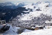 Pemain Ski Inggris Tewas Dalam Longsoran Salju di Pegunungan Alpen Swiss