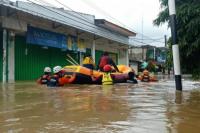 Jakarta Dikepung Banjir, YLKI: Gratiskan Jalan Tol!