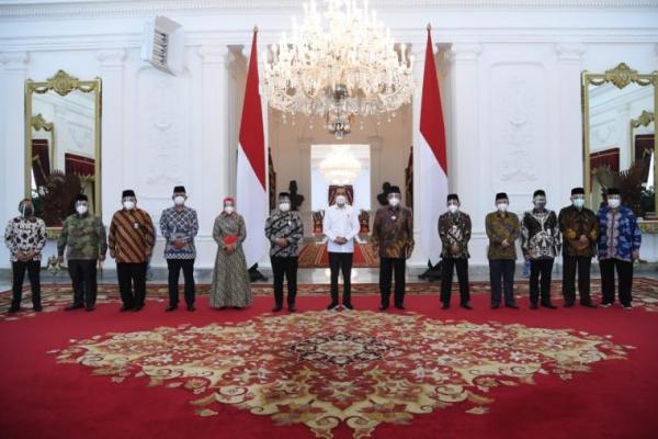 Presiden Republik Indonesia, Joko Widodo (Jokowi) mendukung Gerakan Cinta Zakat yang dikampanyekan Badan Amil Zakat Nasional (Baznas).
