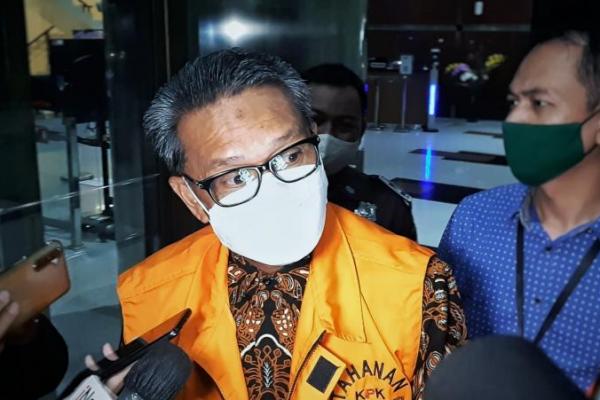 Mereka diperiksa untuk melengkapi berkas tersangka mantan Gubernur Sulawesi Selatan, Nurdin Abdullah.