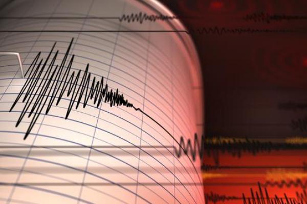 Gempa bumi berkekuatan magnitudo 7,2 mengguncang barat daya Nias Barat, Sumatera Utara, Jumat (14/5).
