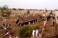 Dua Kereta Cepat Tabrakan di Pakistan, 30 Tewas dan 25 Orang Terjebak