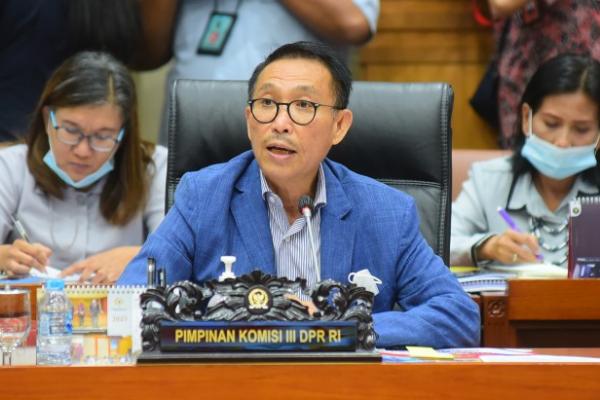Ketua Komisi III DPR RI Herman Herry menyebut Bhayangkara Mural Festival 2021 sebagai sinyal keterbukaan Kapolri Jenderal Listyo Sigit Prabowo untuk terus melakukan perbaikan di institusi yang dipimpinnya.