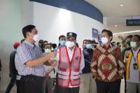 Menko Luhut Kunjungi Sentra Vaksinasi Bandara Soekarno Hatta