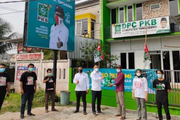 Dewan Pengurus Cabang Partai Kebangkitan Bangsa (DPC PKB) Kab. Tangerang melaksanakan agenda Launcing Program AMI (Aksi Melayani Isoman) di Kantor DPC PKB Kab. Tangerang