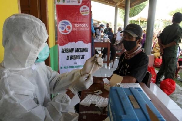 Pemerintah melalui Kementerian Kesehatan (Kemenkes) melaporkan sebanyak 157.840.758 warga Indonesia telah dapatkan dosis vaksin COVID-19 lengkap.