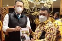 Senator Filep Minta Oknum Pembawa Kabur Kayu Log Asal Sorong Segera Ditangkap