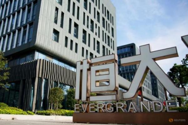 Raksasa real estat China yang dilanda krisis, Evergrande, menjual seluruh sahamnya di perusahaan streaming film dan televisi HengTen seharga US$273 juta. Langkah ini dilakukan untuk membayar bunga utang.